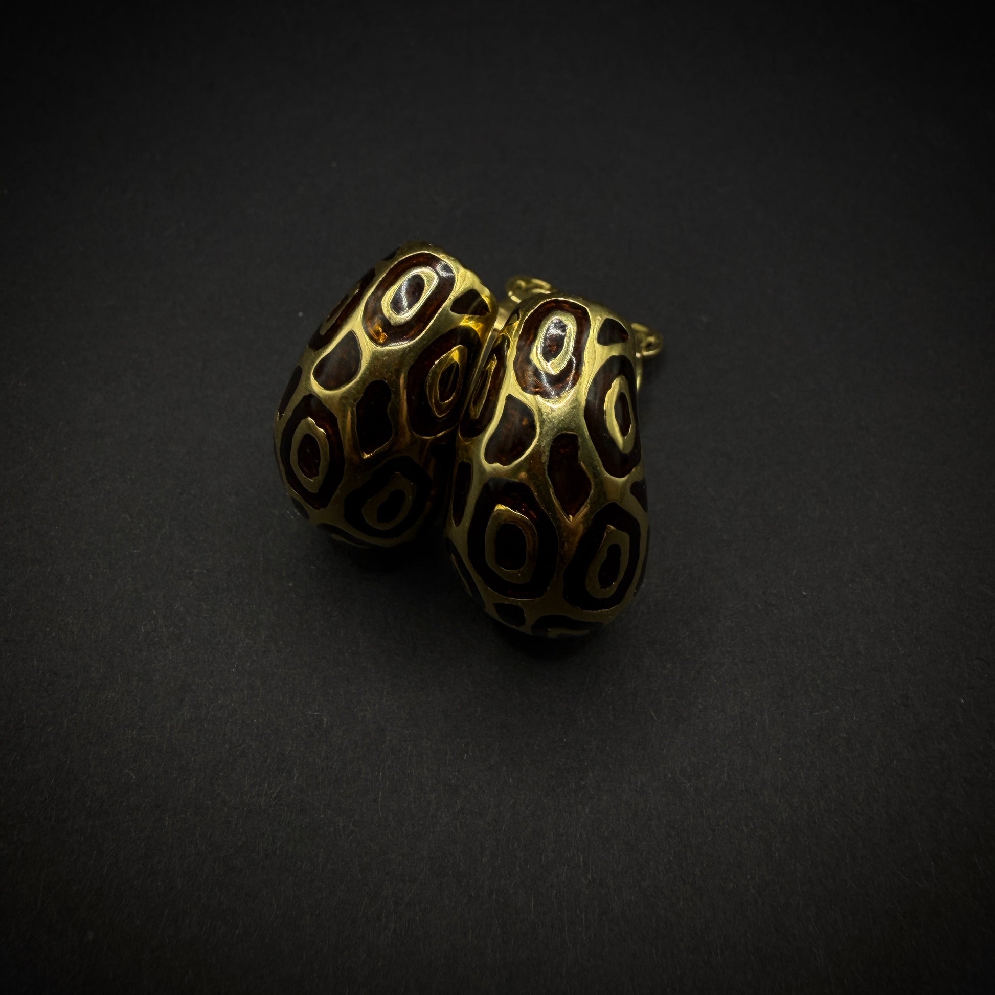 French 1970s “Leopard Pattern“ Enamel Gold Earclips