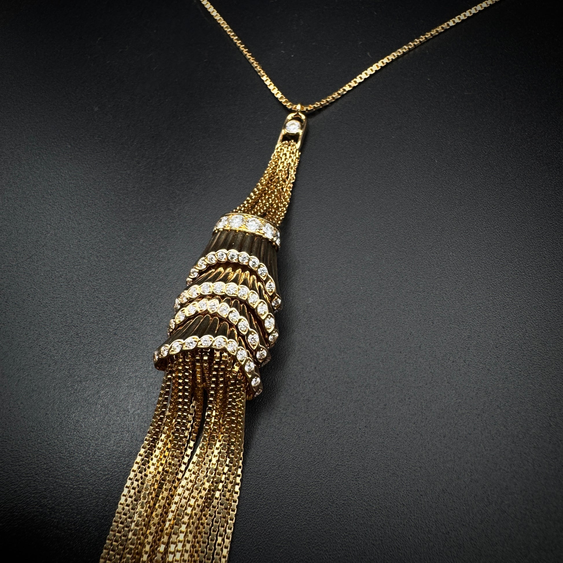 Boucheron "Frou Frou" Tassel Diamonds Gold Necklace