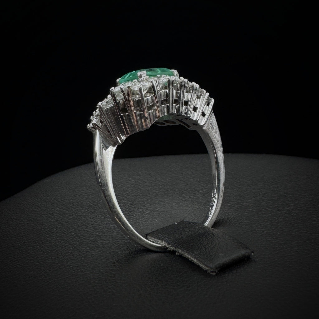 Vintage Emerald & Diamonds White Gold Ring