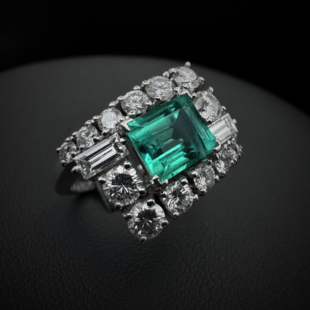Vintage Emerald & Diamonds White Gold Ring