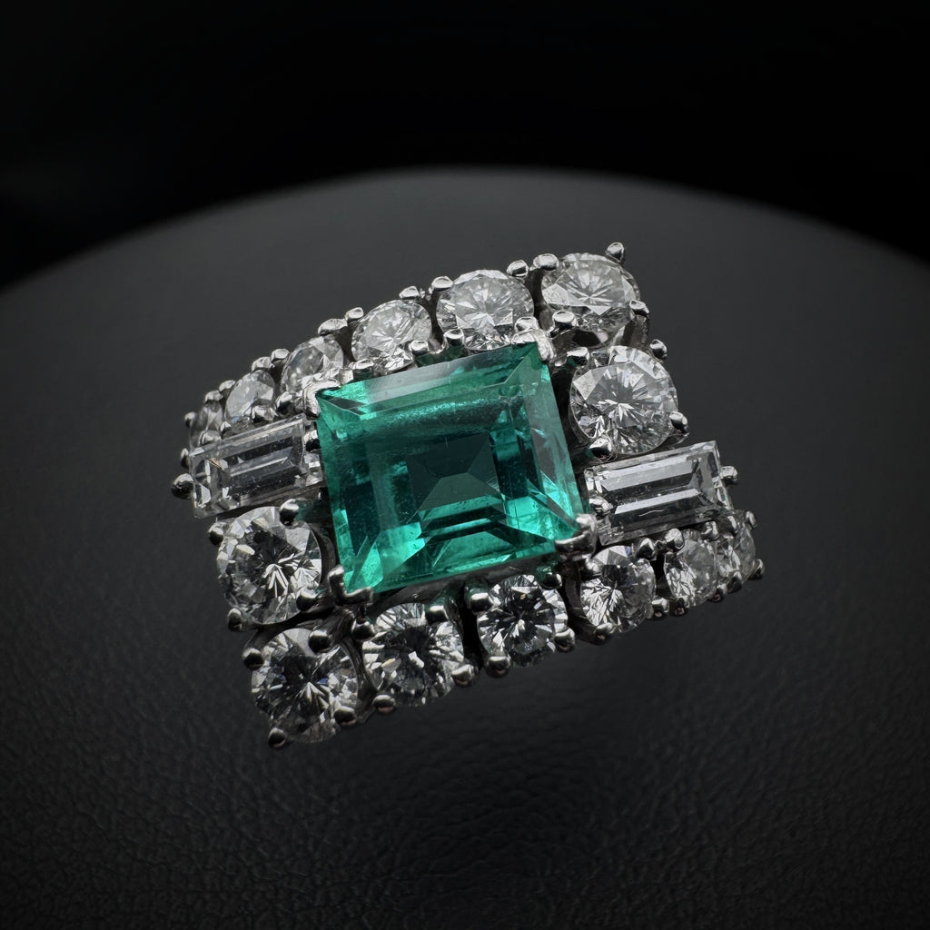 Vintage Emerald & Diamonds White Gold Ring