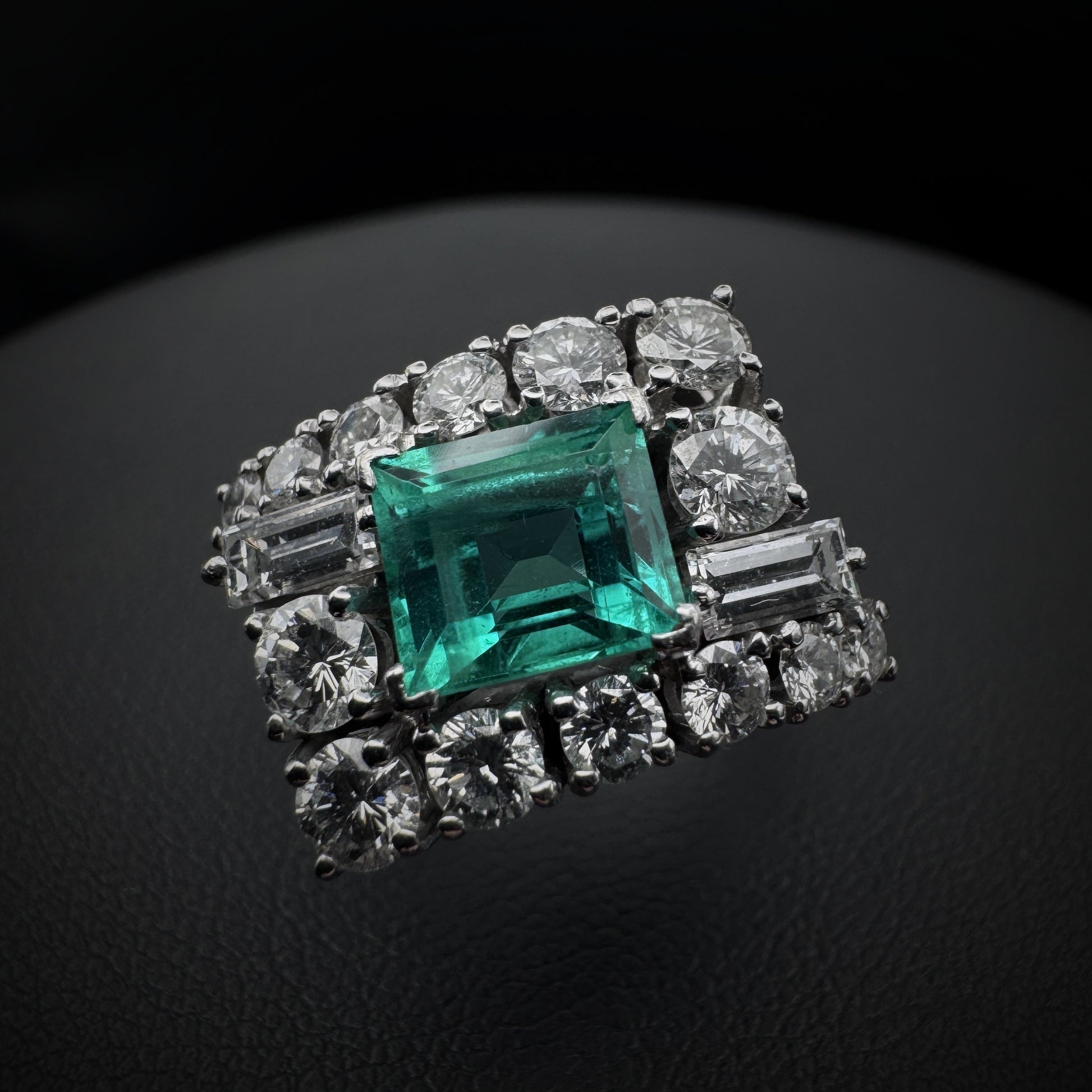 Vintage Emerald & Diamonds White Gold Ring