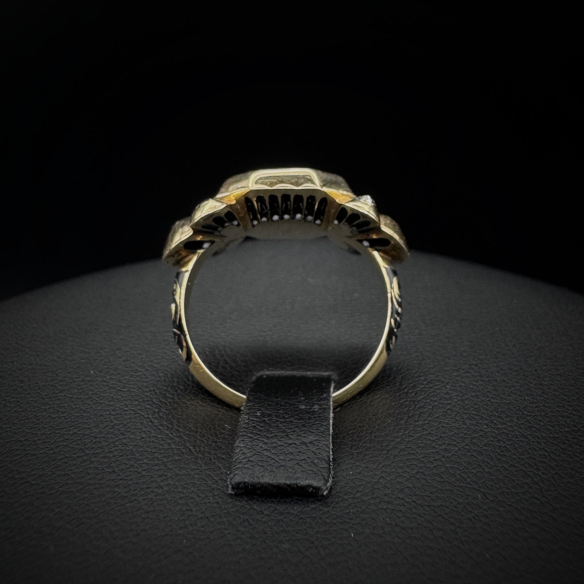 PRICE UPON REQUEST: Baroque 16th Century Important Ceylon Sapphire Gold Ring