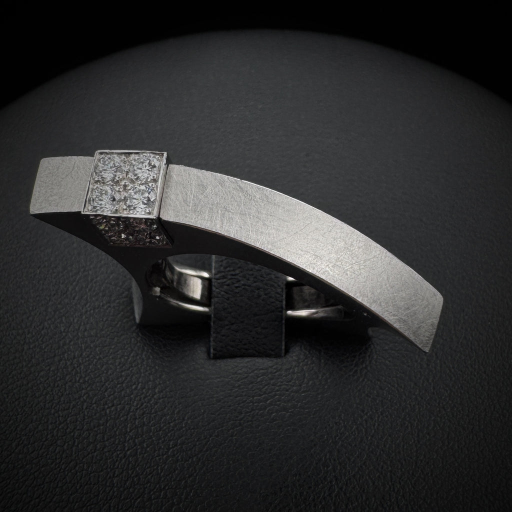 Vintage "Sculptural" Diamonds Gold Ring