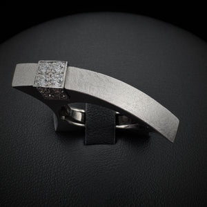 Vintage "Sculptural" Diamonds Gold Ring