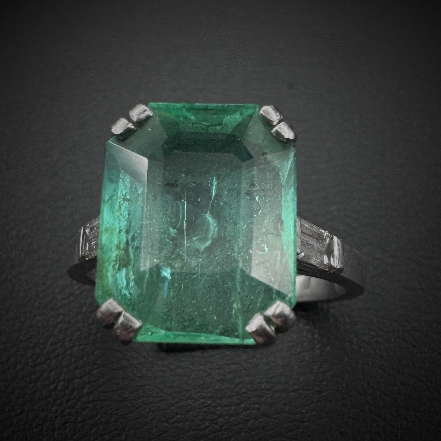 Art Deco Emerald Platinum Ring