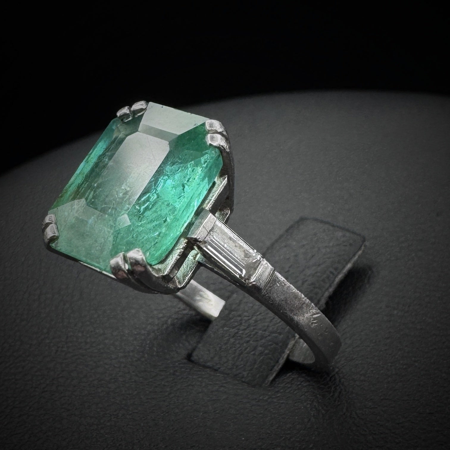 Art Deco Emerald Platinum Ring