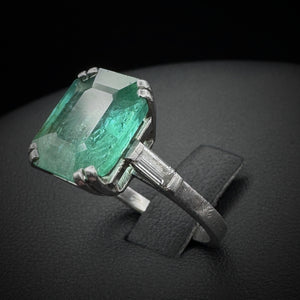Art Deco Emerald Platinum Ring