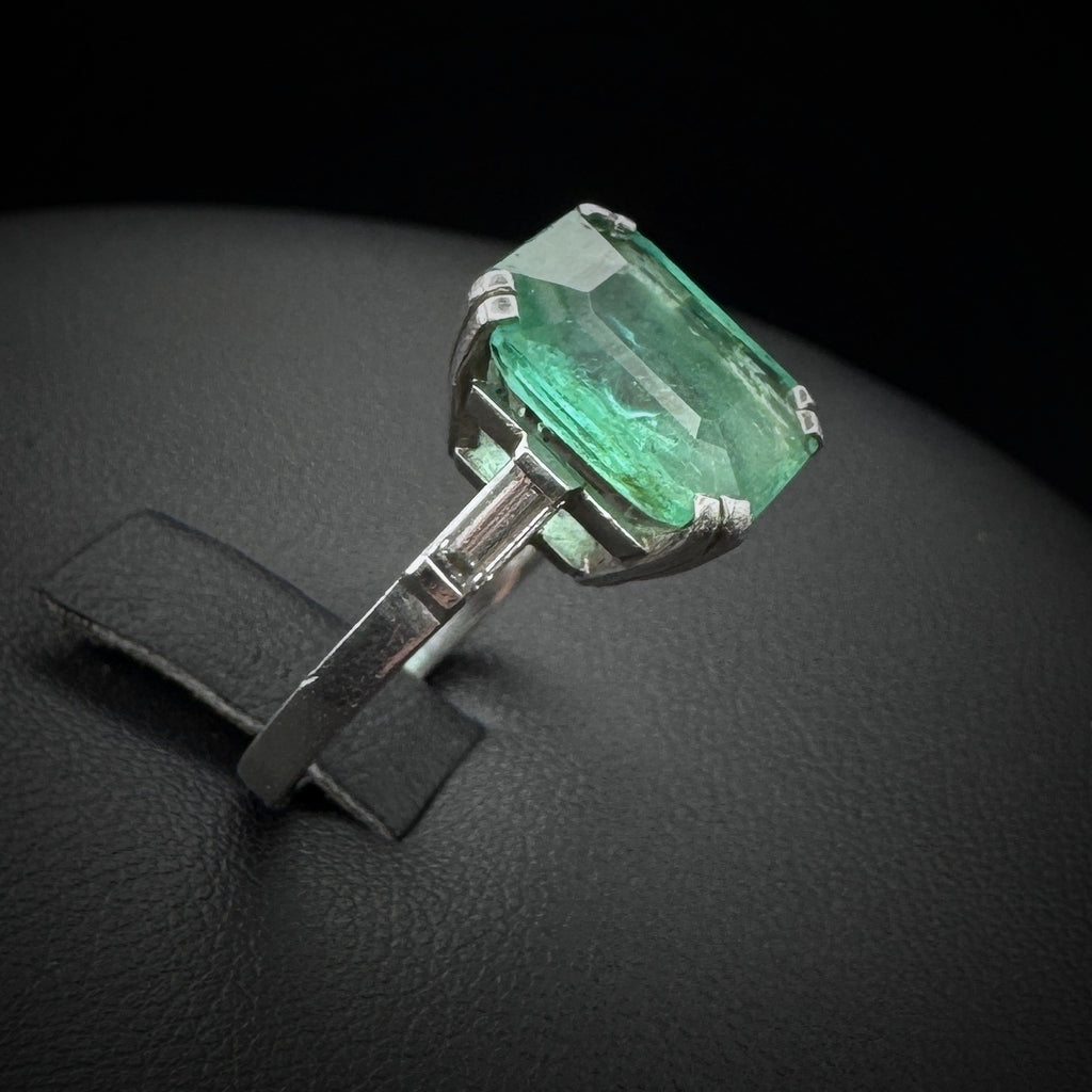 Art Deco Emerald Platinum Ring