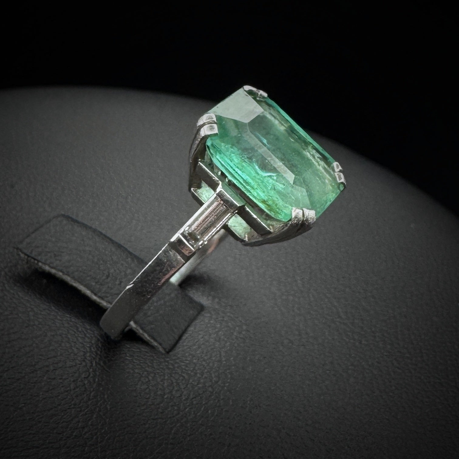 Art Deco Emerald Platinum Ring