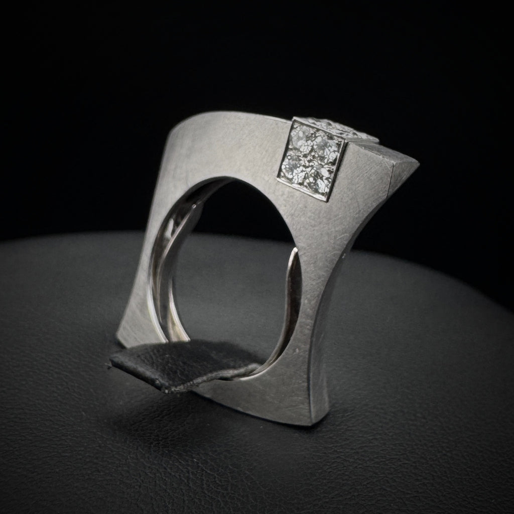 Vintage "Sculptural" Diamonds Gold Ring