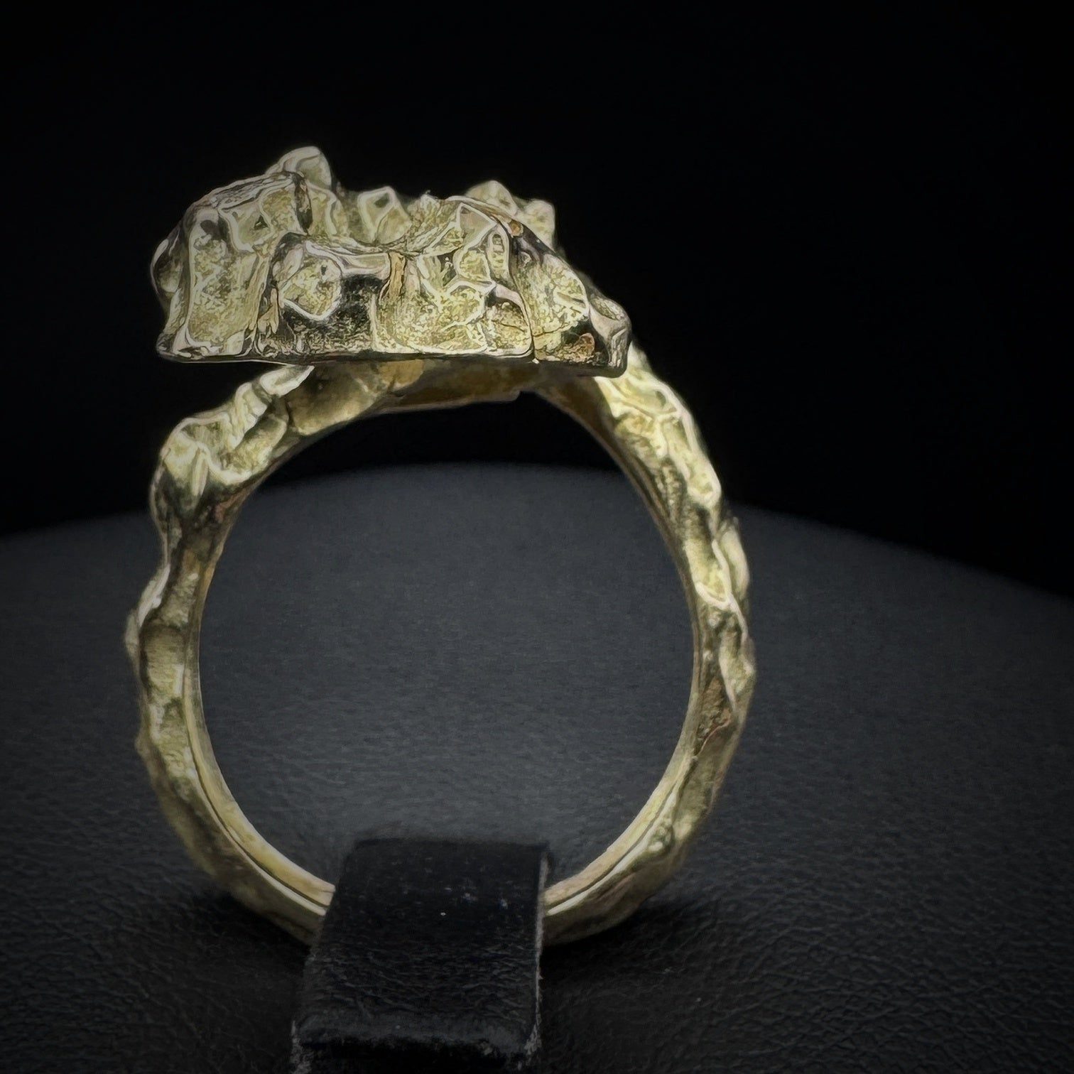 Boucheron 1970s "Circle" Diamonds Ring