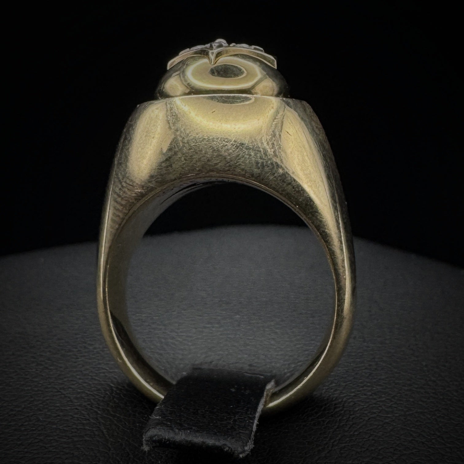 Louis Vuitton "Signet" Diamonds Gold Ring